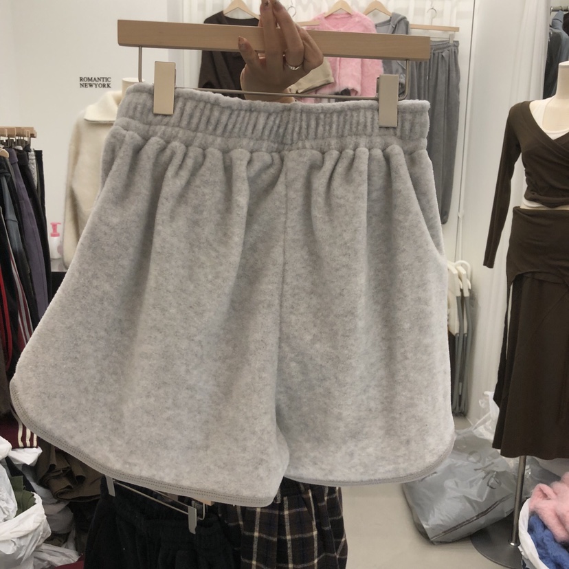 ROMANTIC NEWYORK東大門代購26秋冬毛絨松緊腰短褲口袋抓絨抽ROMANTIC NEWYORK短褲
