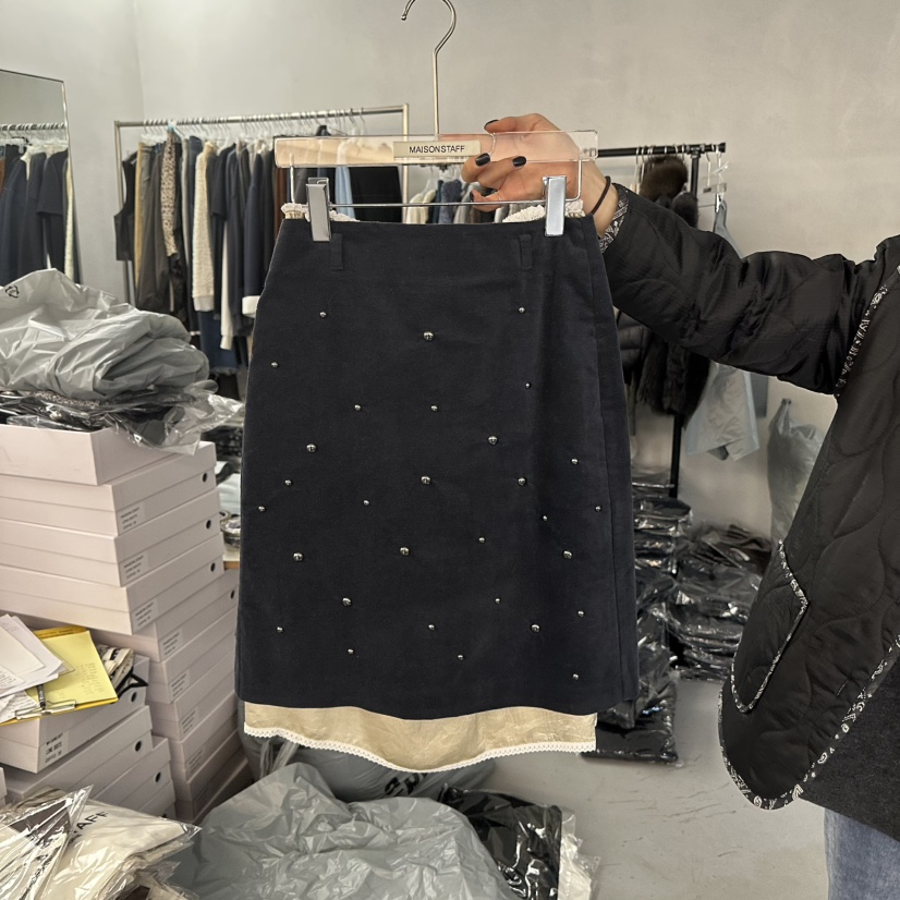 MAISONSTAFF東大門直郵26秋冬鉚釘直筒中裙半身裙中短裙直筒MAISONSTAFF半身裙/中短裙圖色1
