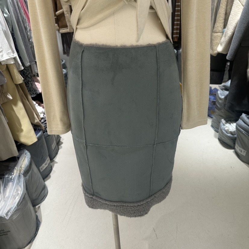CONNAUGHT/DAILYJUD東大門代購26秋冬拼接毛絨直筒半裙半身裙CONNAUGHT/DAILYJUD半身裙/中短裙圖色2