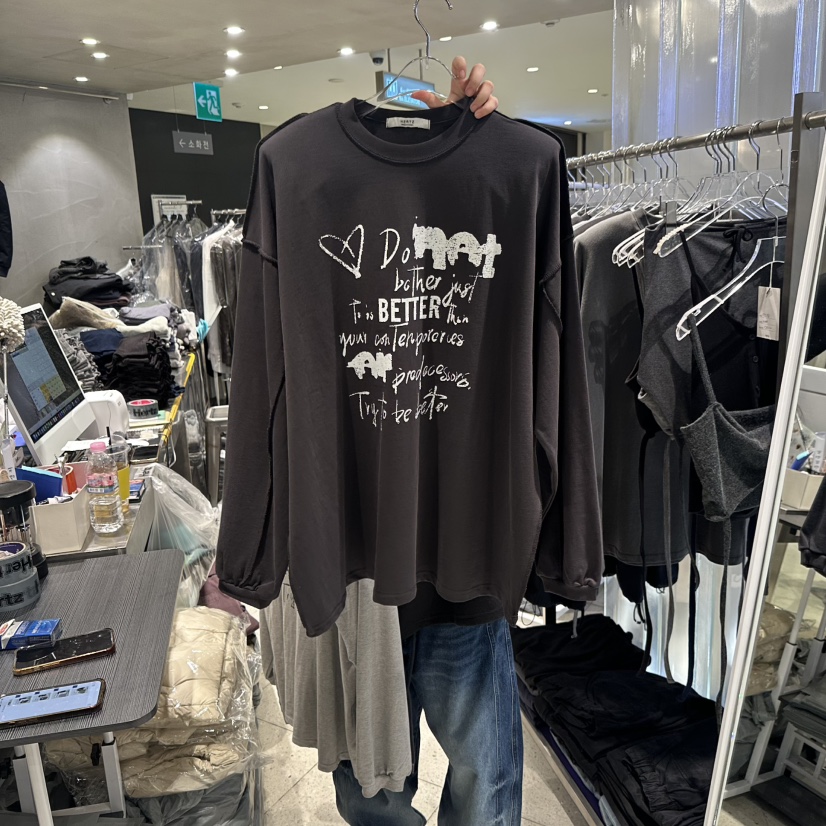 HERTZ-P韓國代購26秋冬落肩拼接涂鴉長袖T恤涂鴉落肩圓領HERTZ-P長袖T恤圖色2