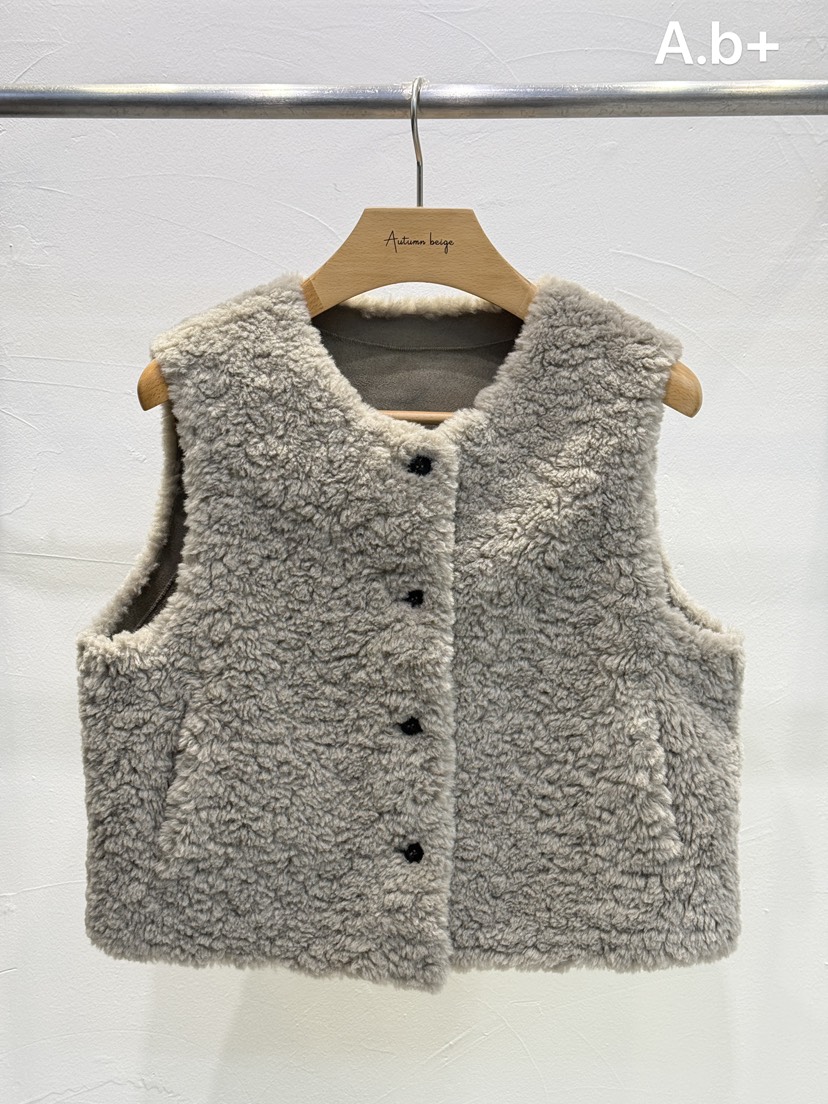 A.b+/AUTUMN BEIGE東大門代購26秋冬毛絨短款馬甲口袋黑色圓領A.b+/AUTUMN BEIGE馬甲圖色1