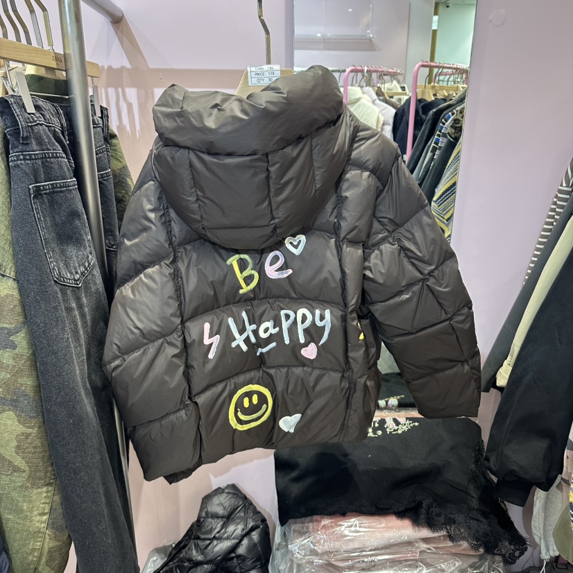 ANNA韓國代購26秋冬短款連帽笑臉羽絨服短款羽絨服羽絨服口袋ANNA短款羽絨服