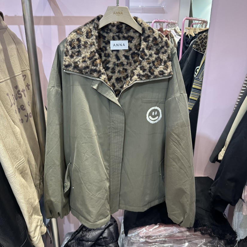 ANNA東大門實拍26秋冬笑臉印花豹紋翻領夾克抽繩落肩寬松ANNA夾克圖色2