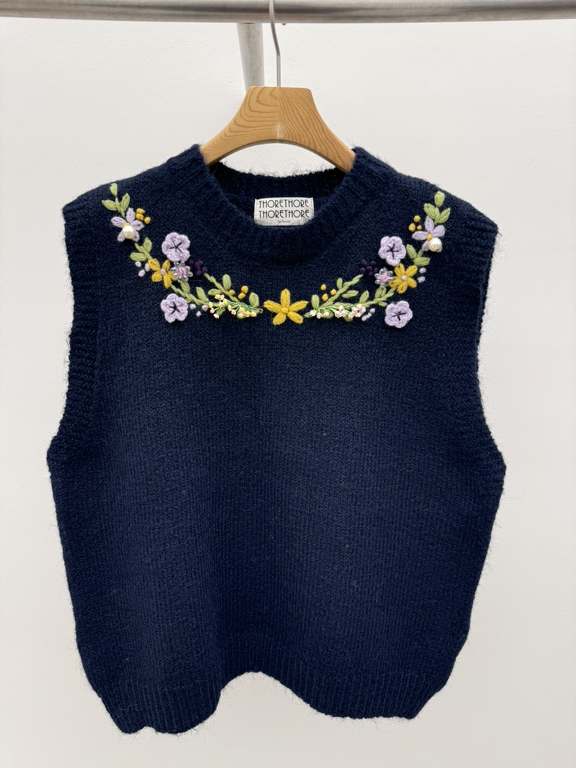 THORE東大門直郵26秋冬刺繡波浪擺針織背心吊帶刺繡圓領無袖THORE吊帶/背心圖色2