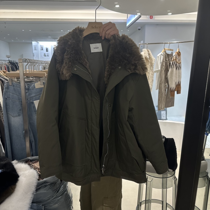 Acker東大門代購26秋冬毛領短款羽絨服羽絨服口袋毛皮按扣寬松Acker短款羽絨服圖色1墨綠