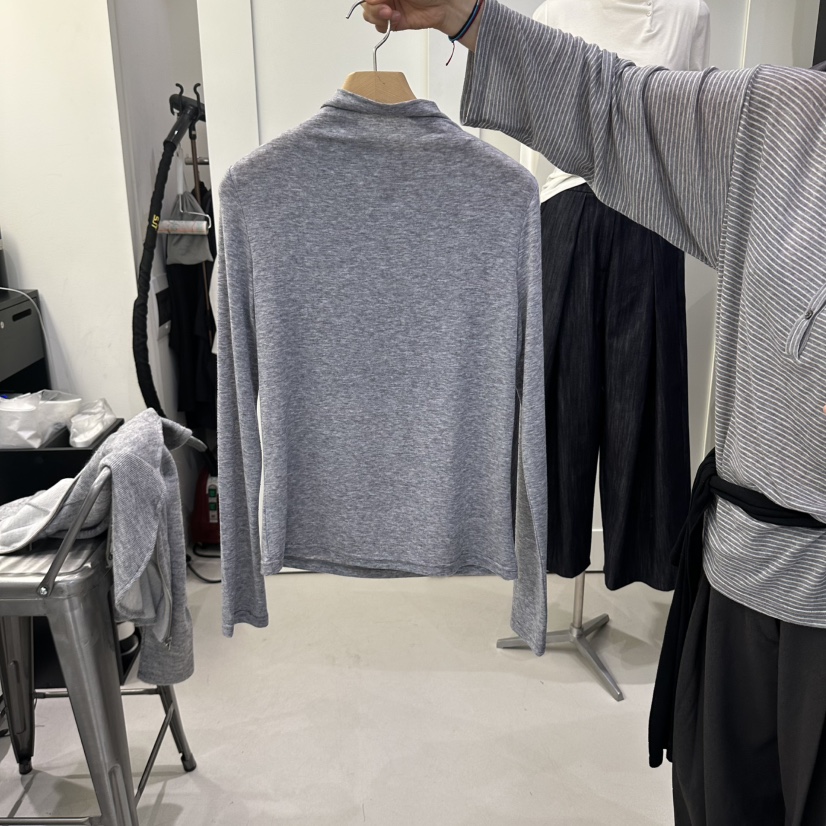 AMON東大門實拍女士新品熱賣休閑真品人氣長袖T恤高領紐扣AMON長袖T恤