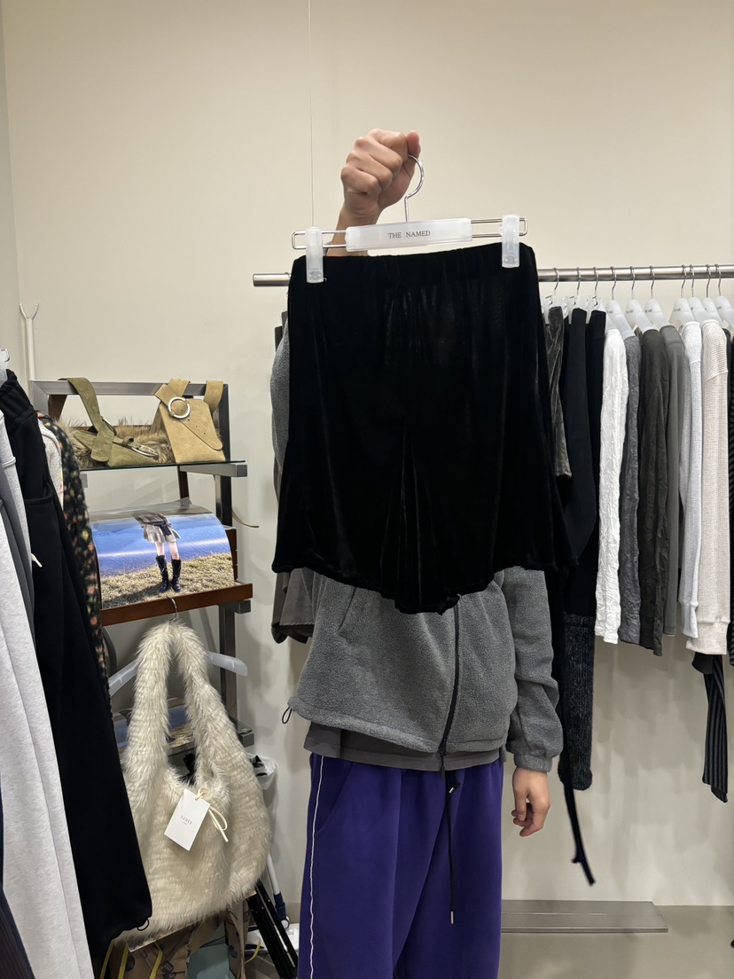 NAMED韓國代購女士新品推薦職業熱賣時尚半身裙中短裙天鵝絨NAMED半身裙/中短裙圖色2黑色