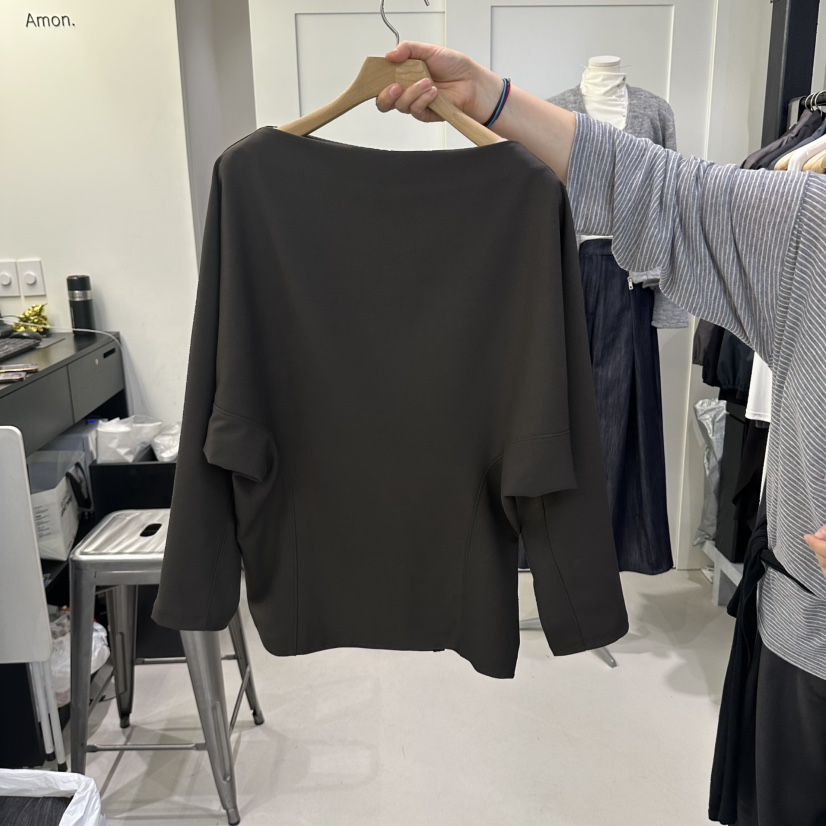 AMON東大門實拍女裝新品真品推薦職業熱賣人氣時尚長袖T恤AMON長袖T恤圖色3墨綠色