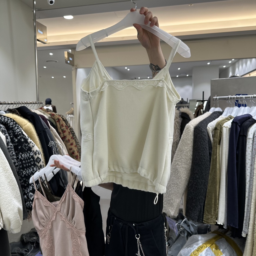SHOP BENE_Bene東大門代購26秋冬蕾絲毛絨吊帶背心V領蕾絲褶皺SHOP BENE_Bene吊帶/背心