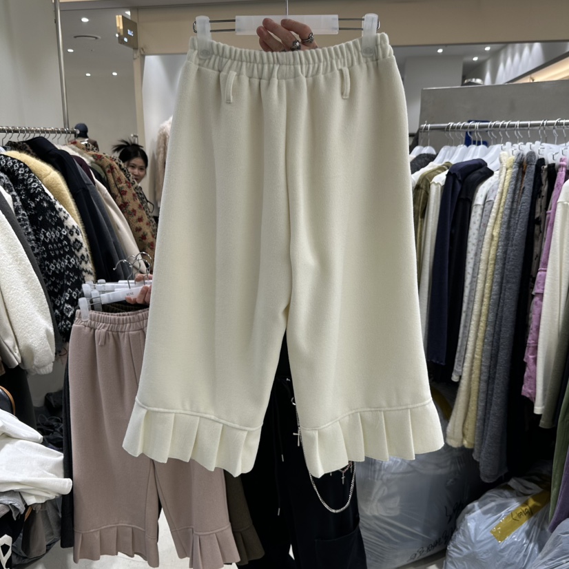 SHOP BENE_Bene東大門實拍26秋冬荷葉邊闊腿刷毛短褲荷葉邊SHOP BENE_Bene短褲