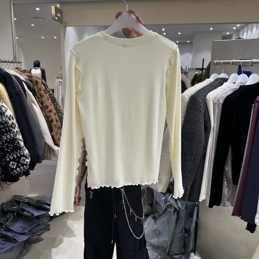 SHOP BENE_Bene東大門實拍26秋冬木耳邊圓領長袖T恤木耳邊圓領SHOP BENE_Bene長袖T恤