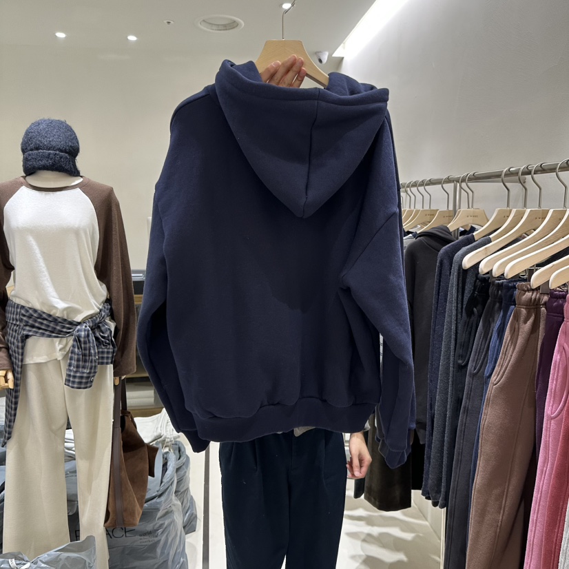 A WANT東大門直郵26秋冬刺繡加絨連帽衛衣口袋加絨刺繡落肩A WANT衛衣