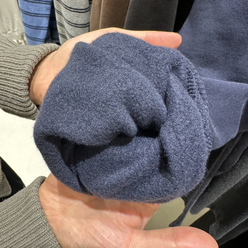 A WANT東大門直郵26秋冬刺繡加絨連帽衛衣口袋加絨刺繡落肩A WANT衛衣