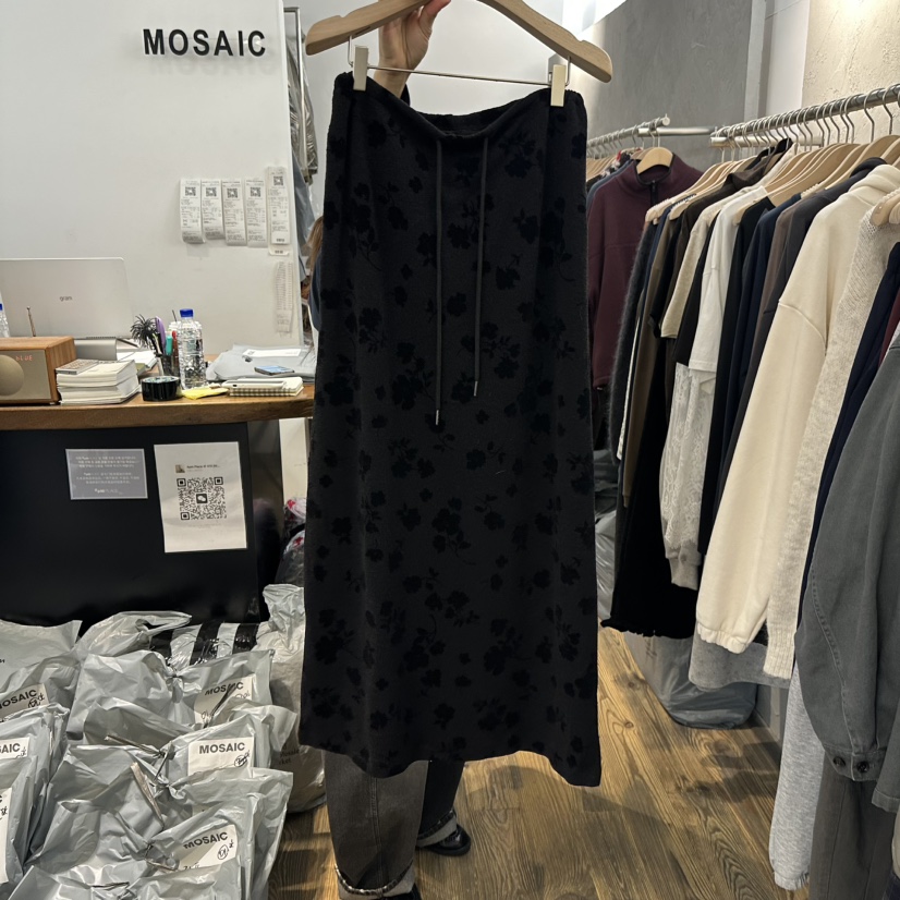 MOSAIC東大門直郵26秋冬植絨花卉抽繩直筒長裙抽繩直筒MOSAIC長裙圖色2黑色