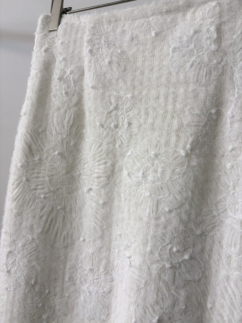 LOGON東大門實拍26秋冬立體花卉刺繡松緊腰長裙A字廓形刺繡LOGON長裙