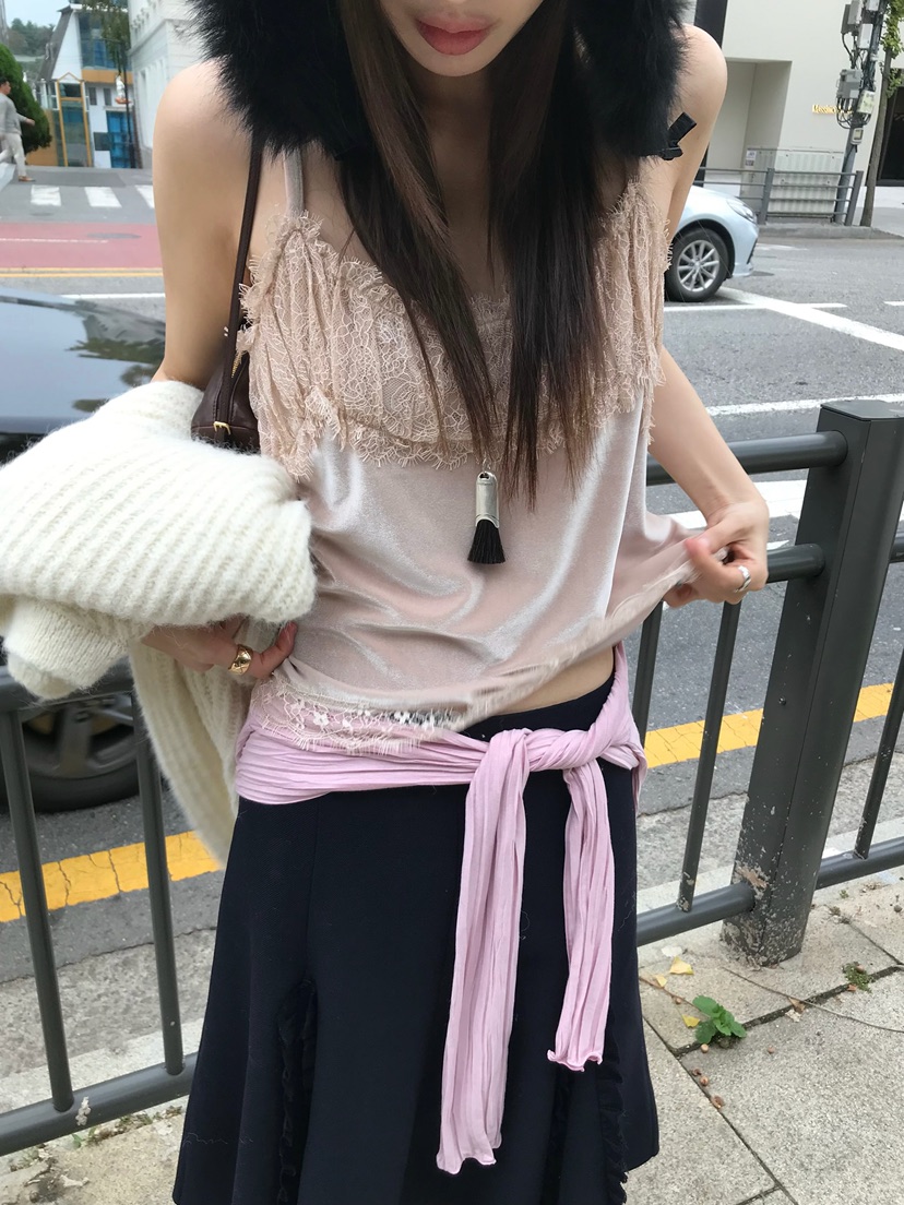 ESCHER韓國直郵26秋冬絲絨蕾絲吊帶背心絲絨材質天鵝絨蕾絲花ESCHER吊帶/背心