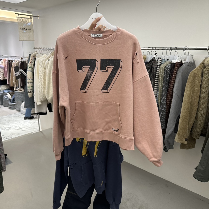 R U VAULT韓國代購26秋冬做舊破洞77印花衛衣口袋破洞做舊落肩R U VAULT衛衣圖色2