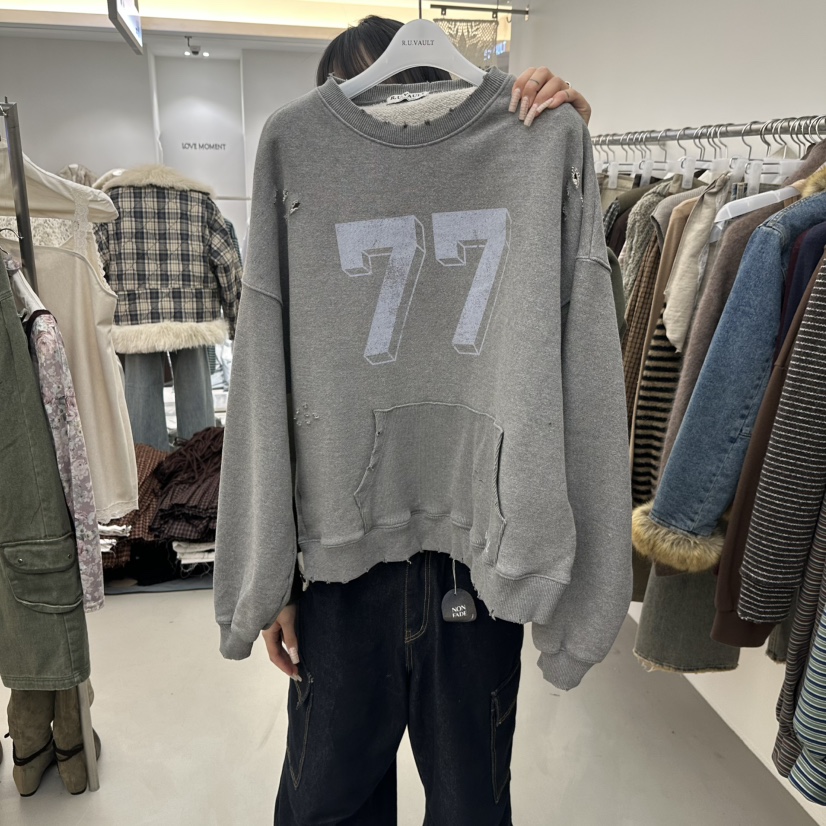 R U VAULT韓國代購26秋冬做舊破洞77印花衛衣口袋破洞做舊落肩R U VAULT衛衣圖色3