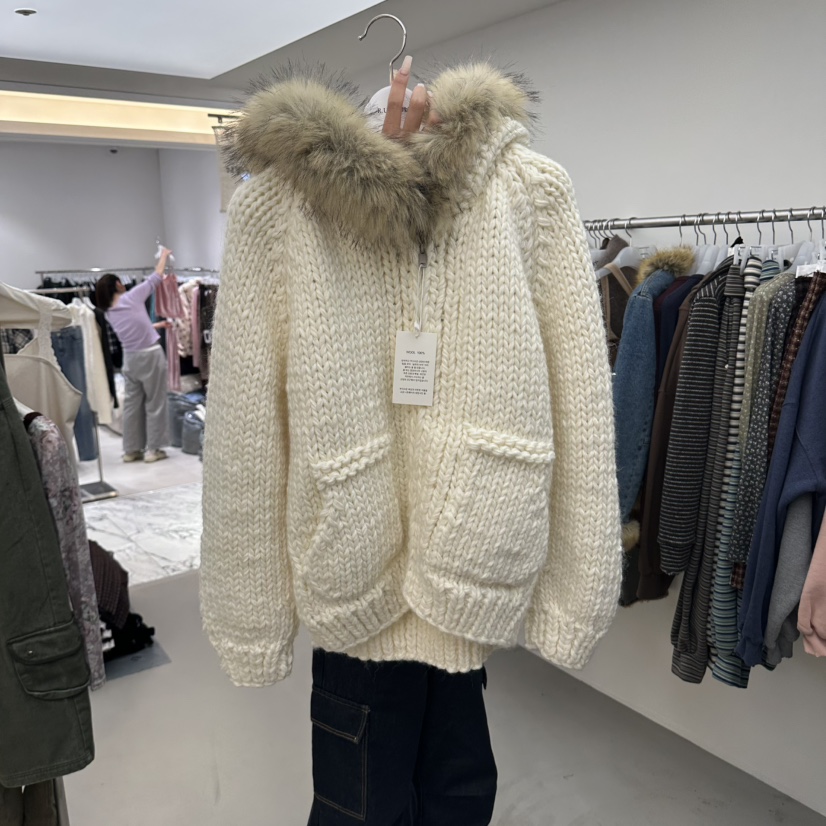 R U VAULT東大門代購26秋冬粗針連帽毛領開衫口袋毛皮兜帽寬松R U VAULT開衫圖色2