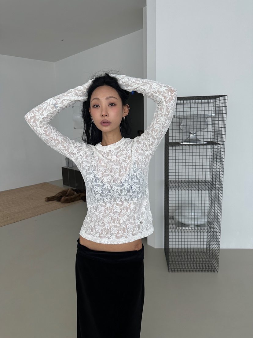 CHAV韓國直郵26秋冬短款修身蕾絲長袖T恤花紋修身短款蕾絲圓領CHAV長袖T恤