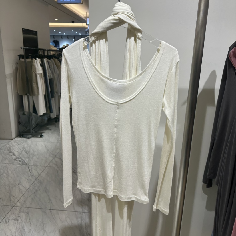 TOPDRESSING東大門直郵26秋冬V領修身T恤配圍巾長袖T恤含圍巾VTOPDRESSING長袖T恤