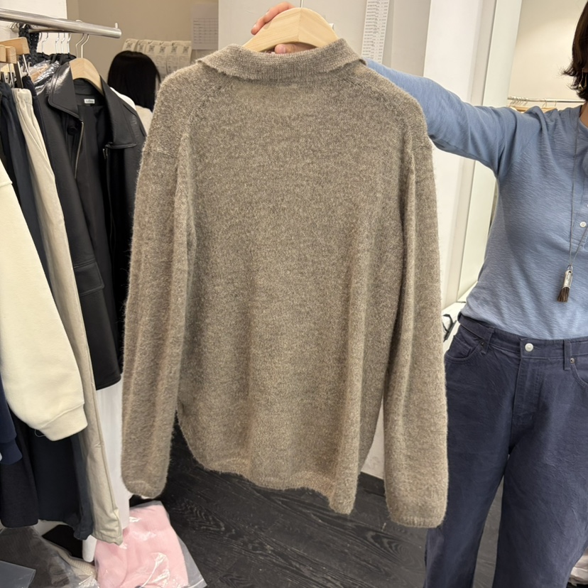 TAFFETA/MURET/ROBERTI東大門代購26秋冬翻領針織毛衣落肩翻領TAFFETA/MURET/ROBERTI毛衣