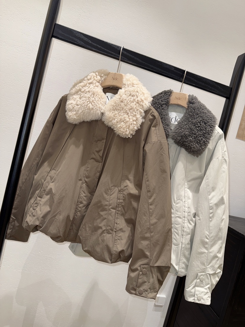 BOHEME_NDE韓國代購26秋冬毛領短款羽絨服羊皮落肩紐扣絎縫BOHEME_NDE短款羽絨服