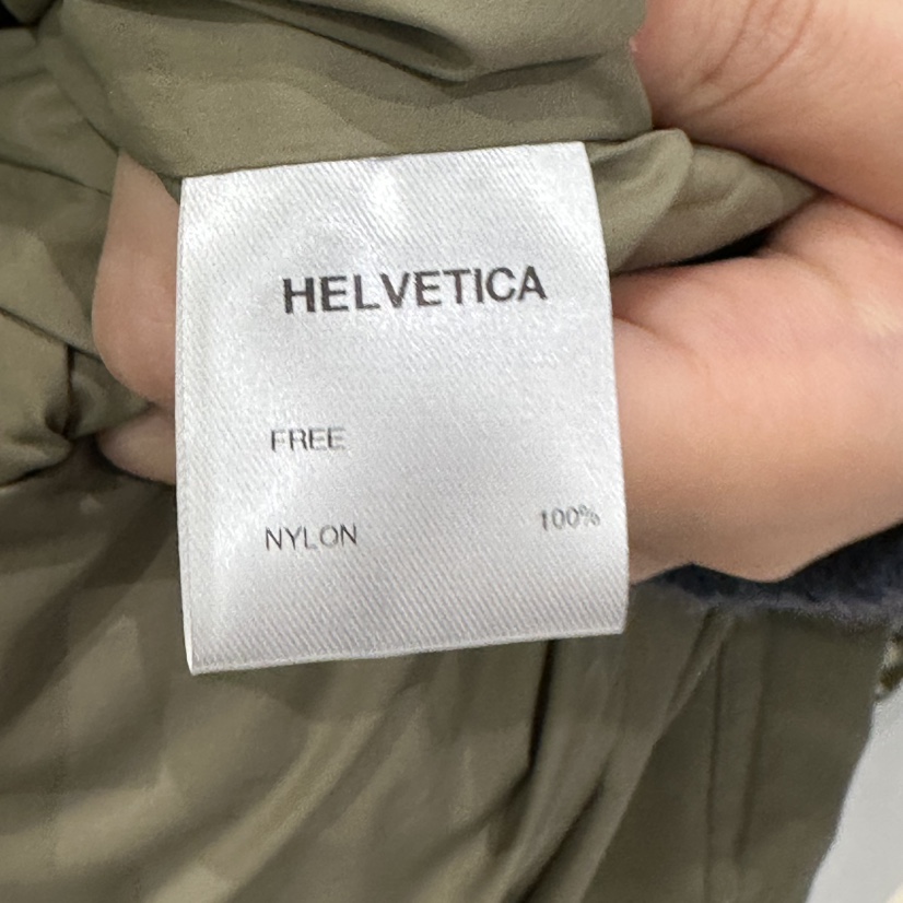 HELVETICA東大門直郵26秋冬立領短款羽絨服口袋立領羽絨填充寬HELVETICA短款羽絨服