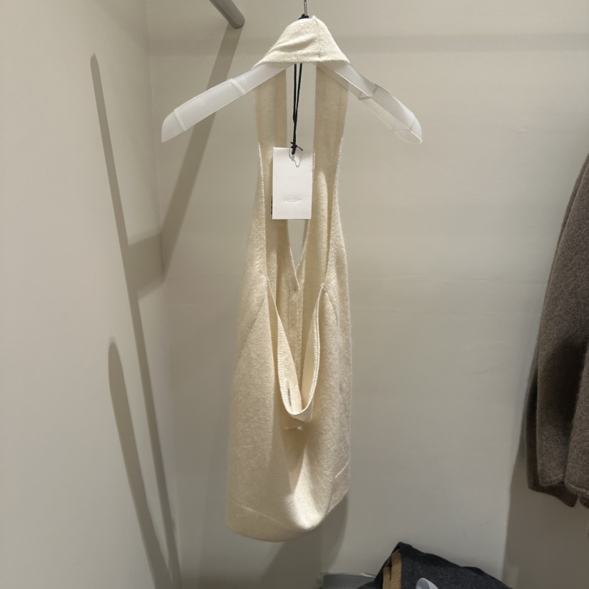 GALLERY-P韓國代購26秋冬掛脖針織背心吊帶狐貍露背紐扣羅紋GALLERY-P吊帶/背心
