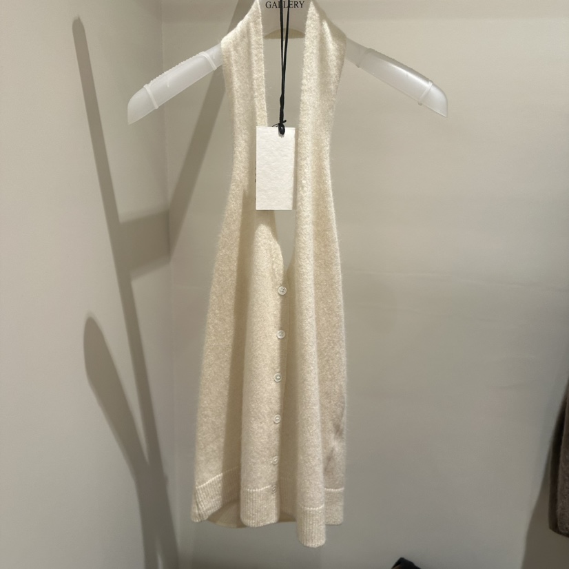 GALLERY-P韓國代購26秋冬掛脖針織背心吊帶狐貍露背紐扣羅紋GALLERY-P吊帶/背心圖色1