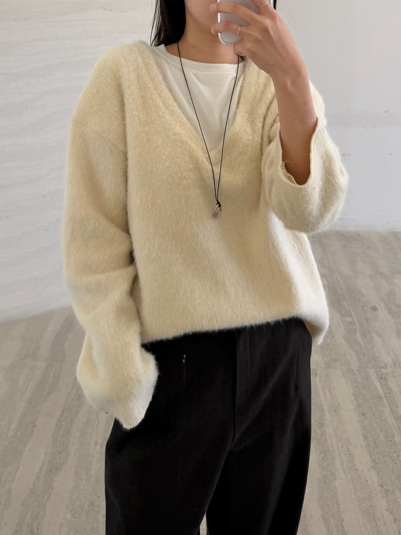 URBANE cloth東大門直郵26秋冬深V領長毛絨毛衣深V領落肩URBANE cloth毛衣