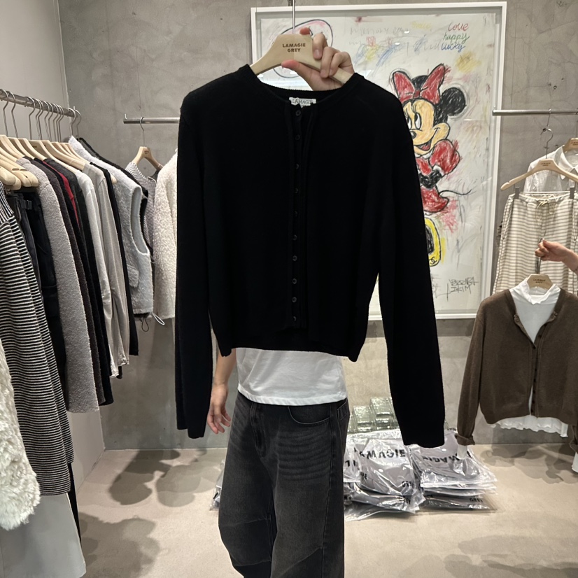 LAMAGIEPIE/LAMAGIE GREY韓國代購26秋冬短款圓領針織開衫單排LAMAGIEPIE/LAMAGIE GREY開衫圖色3黑色
