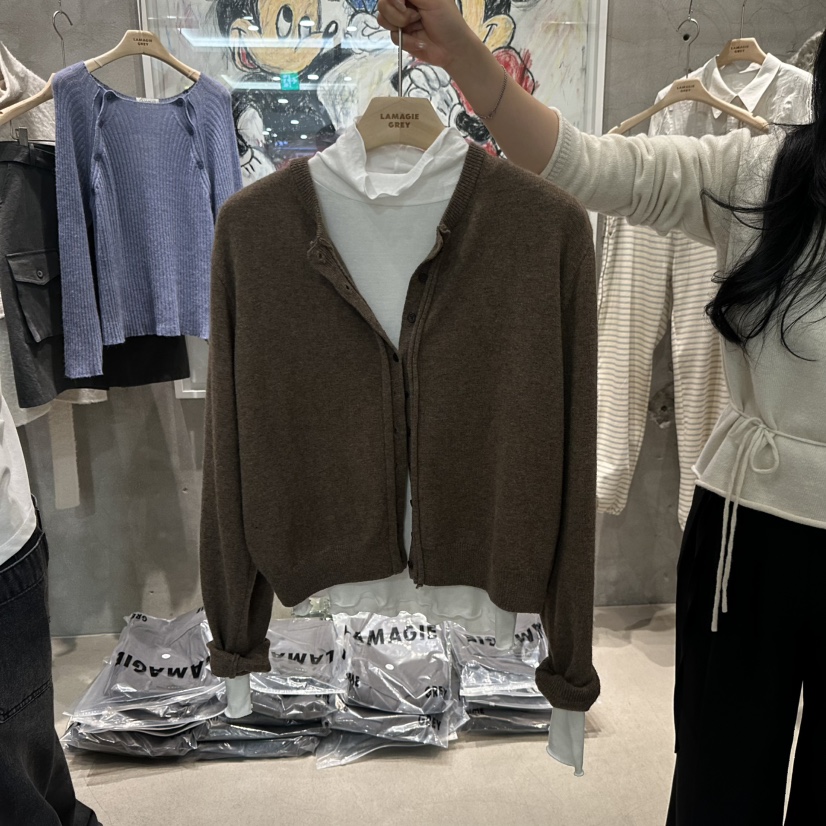 LAMAGIEPIE/LAMAGIE GREY韓國代購26秋冬短款圓領針織開衫單排LAMAGIEPIE/LAMAGIE GREY開衫圖色4棕色