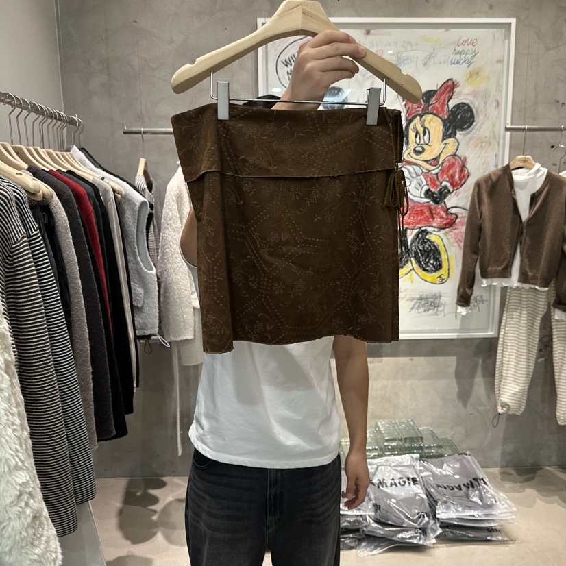 LAMAGIEPIE/LAMAGIE GREY東大門直郵26秋冬復古刺繡麂皮絨中短LAMAGIEPIE/LAMAGIE GREY半身裙/中短裙