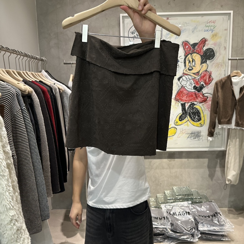 LAMAGIEPIE/LAMAGIE GREY東大門直郵26秋冬復古刺繡麂皮絨中短LAMAGIEPIE/LAMAGIE GREY半身裙/中短裙圖色2
