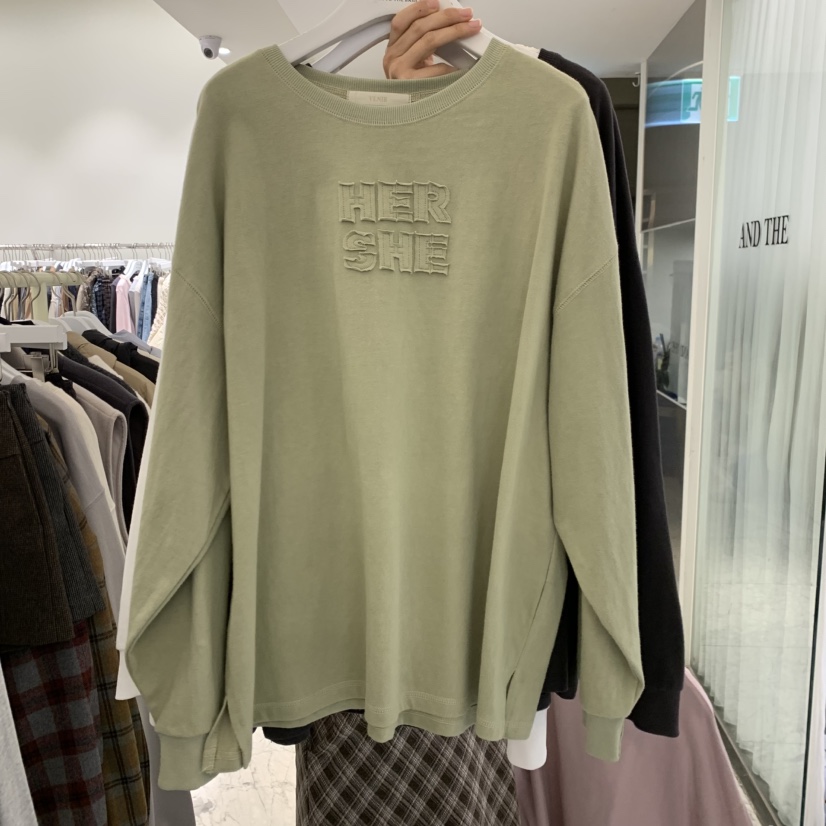 VENIR-A韓國代購26秋冬立體刺繡圓領長袖T恤字母刺繡落肩圓領VENIR-A長袖T恤圖色3
