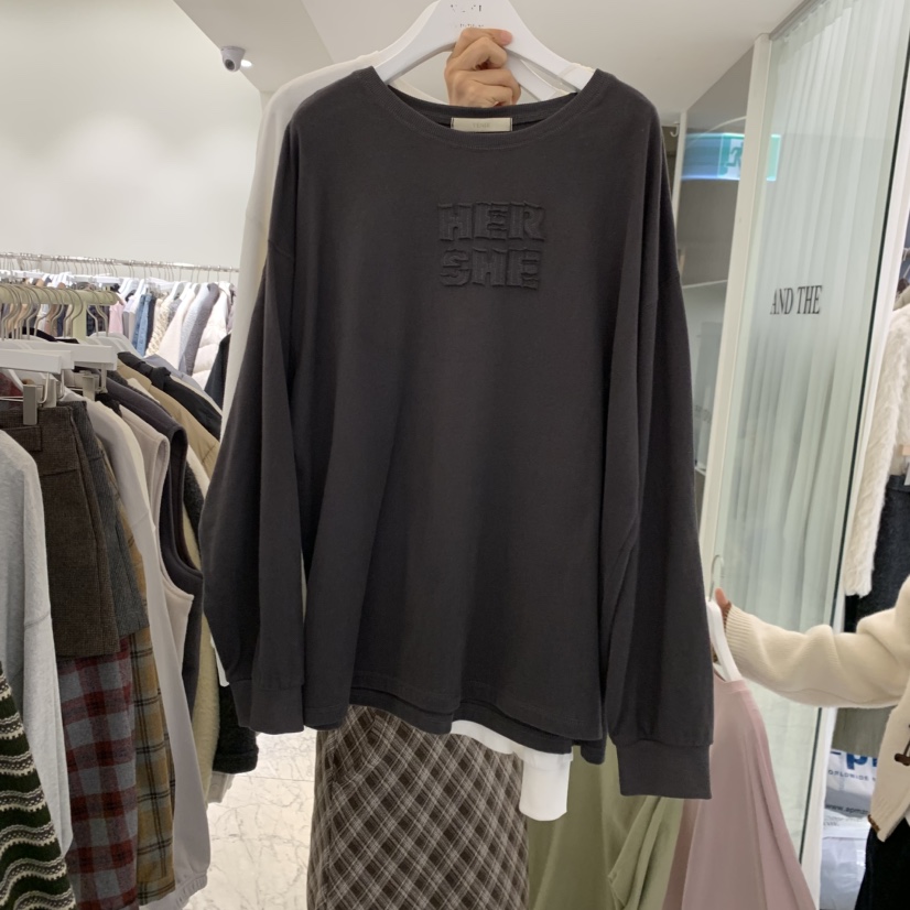 VENIR-A韓國代購26秋冬立體刺繡圓領長袖T恤字母刺繡落肩圓領VENIR-A長袖T恤圖色4