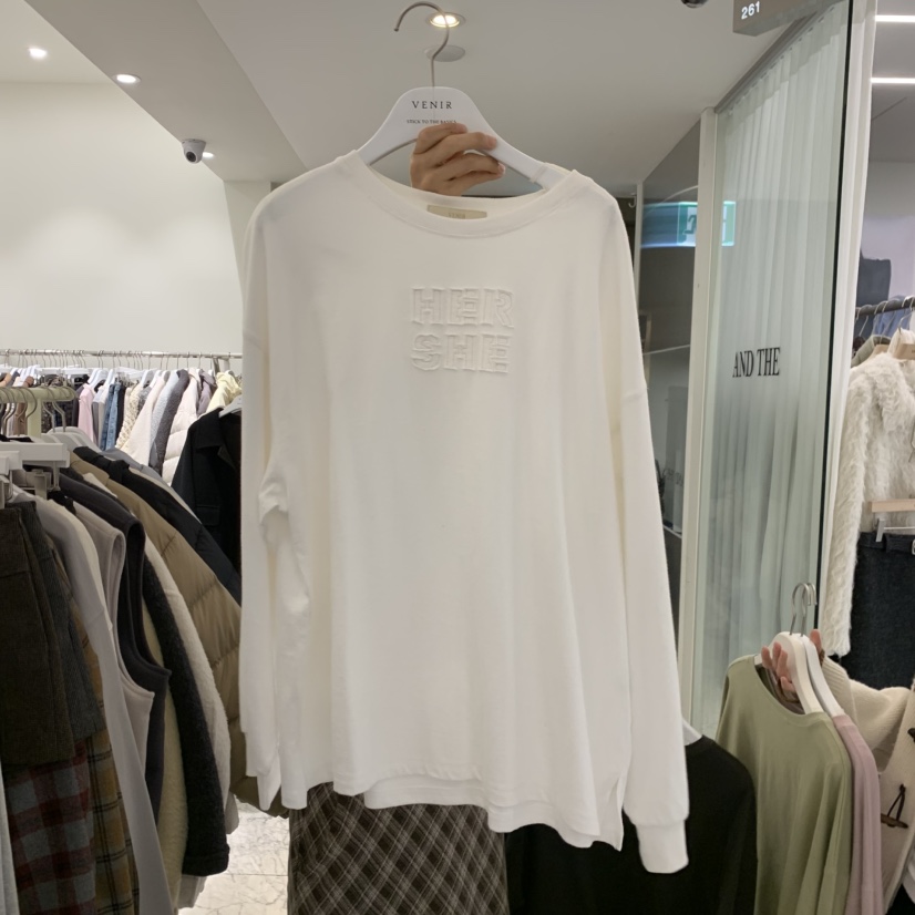 VENIR-A韓國代購26秋冬立體刺繡圓領長袖T恤字母刺繡落肩圓領VENIR-A長袖T恤圖色5