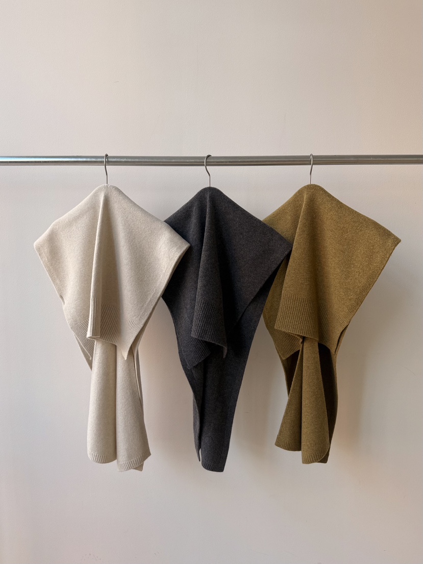 TAFFETA/MURET/ROBERTI韓國代購26秋冬針織披肩圍巾披肩垂墜圍TAFFETA/MURET/ROBERTI圍巾/披肩
