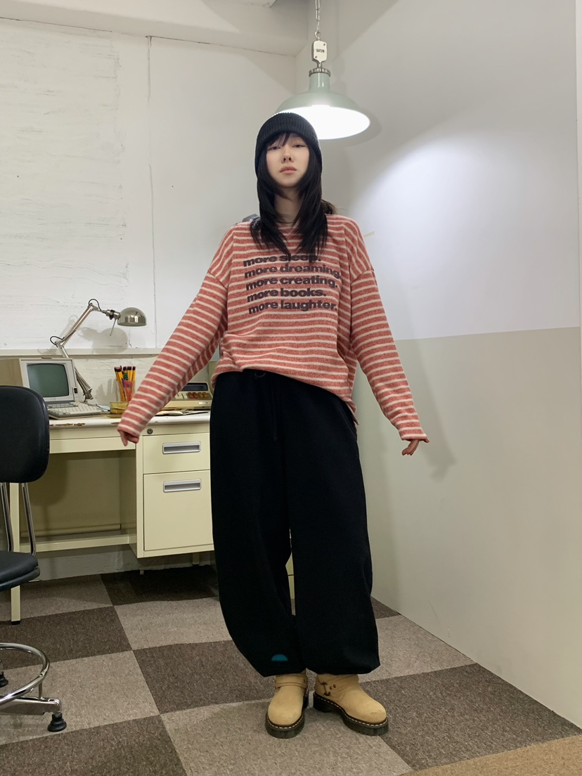 MOMENTUM韓國直郵26秋冬字母條紋落肩T恤長袖T恤字母落肩圓領MOMENTUM長袖T恤