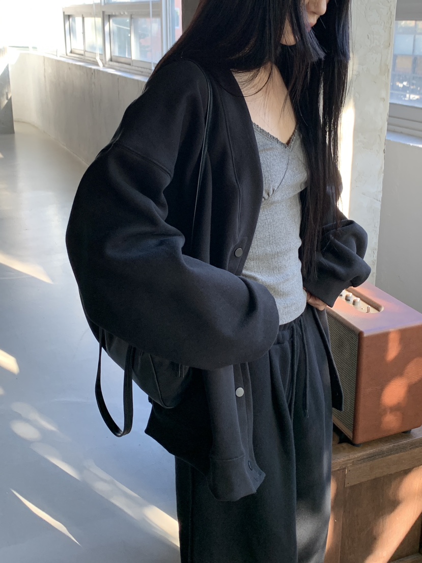 LO GARDEN韓國代購26秋冬V領寬松開衫夾克不含內搭V領落肩寬松LO GARDEN夾克