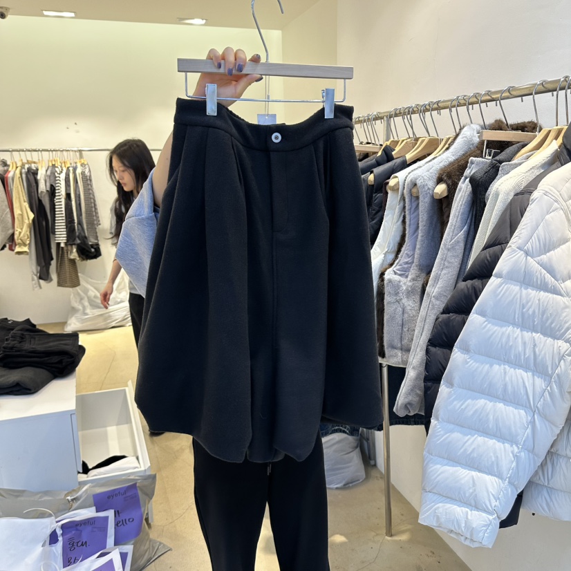 eyeful東大門代購26秋冬毛呢花苞短褲褶裥eyeful短褲圖色2