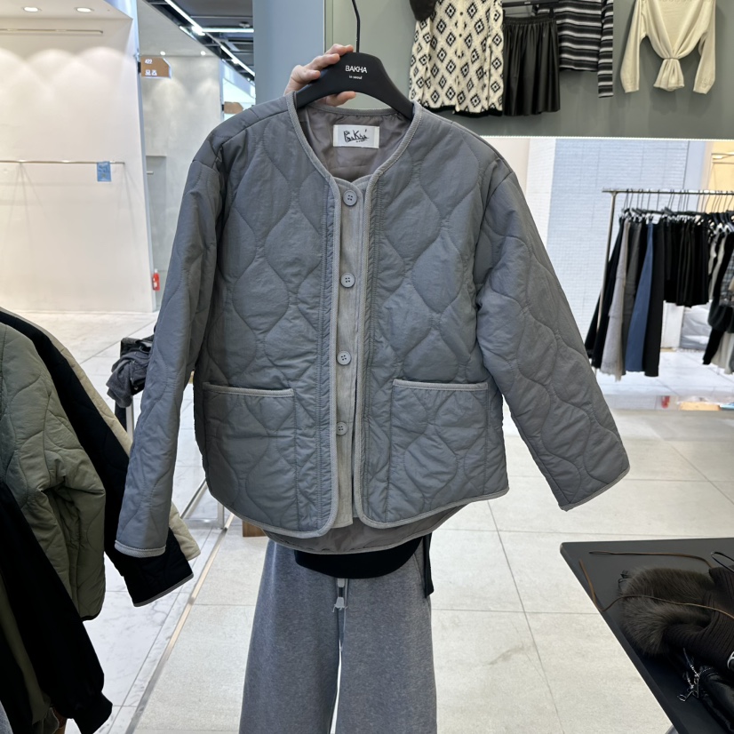 CHARLES THE SECOND/CHEAP-CHIC東大門直郵26秋冬圓領菱格絎縫棉服BAKHA短款棉服圖色1