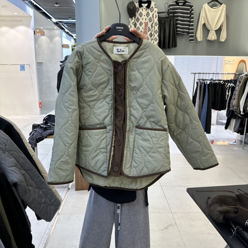 CHARLES THE SECOND/CHEAP-CHIC東大門直郵26秋冬圓領菱格絎縫棉服BAKHA短款棉服圖色2