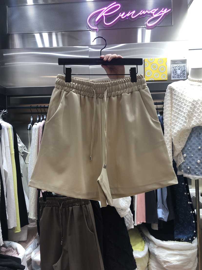 RUNWAY韓國直郵東大門實拍女裝新款真品時尚職業推薦熱賣短褲RUNWAY短褲