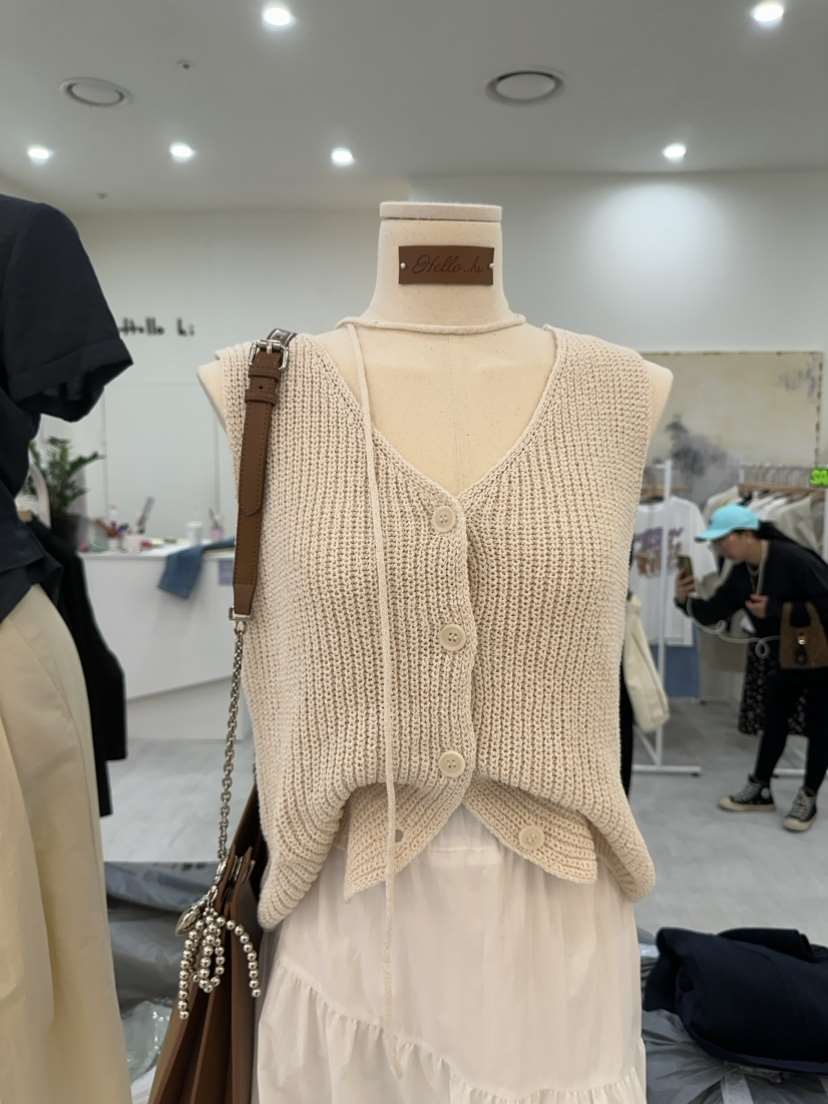 Hello Hi韓國直郵東大門代購女裝新品推薦人氣真品熱賣馬甲Hello Hi馬甲