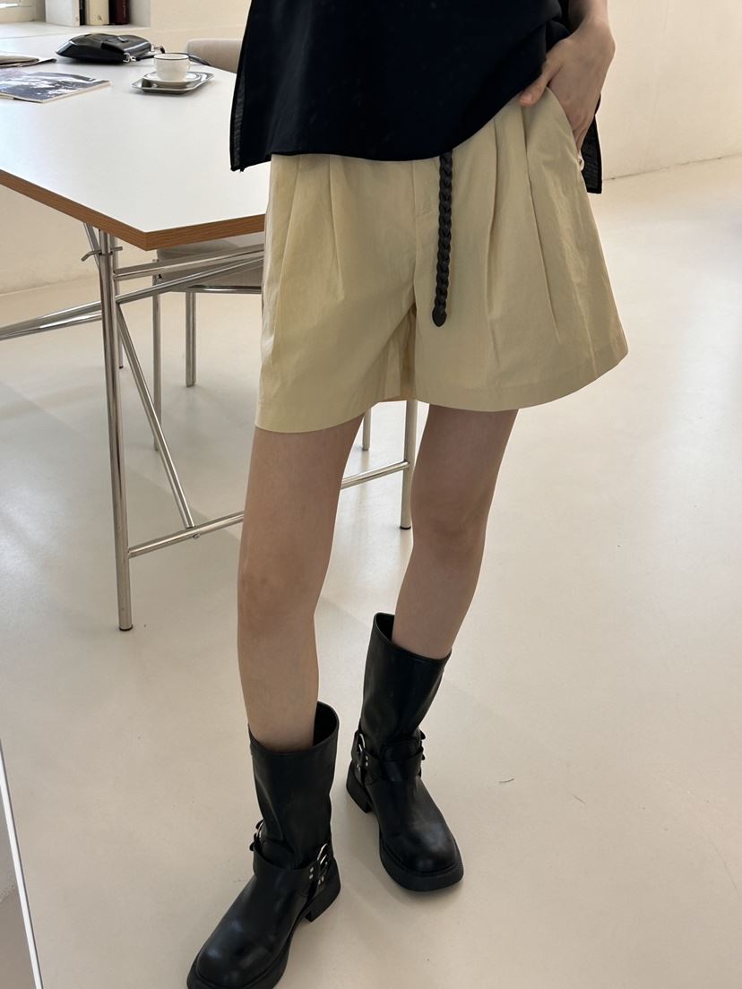 ME MO韓國直郵東大門實拍女裝新品推薦24春夏職業熱賣短褲ME MO短褲