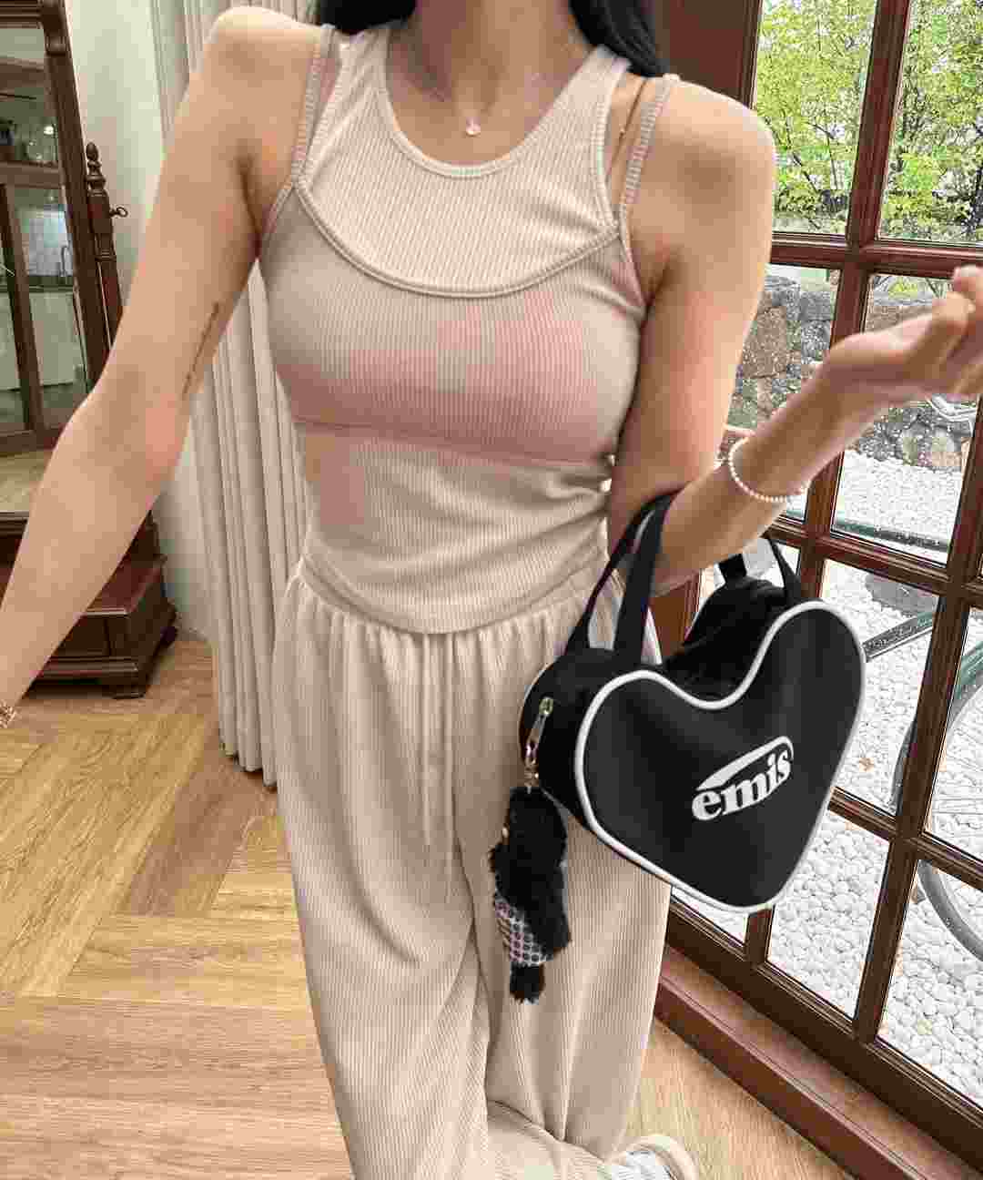 BLACK LADY韓國直郵女士新款推薦真品人氣休閑時尚吊帶背心BLACK LADY吊帶/背心