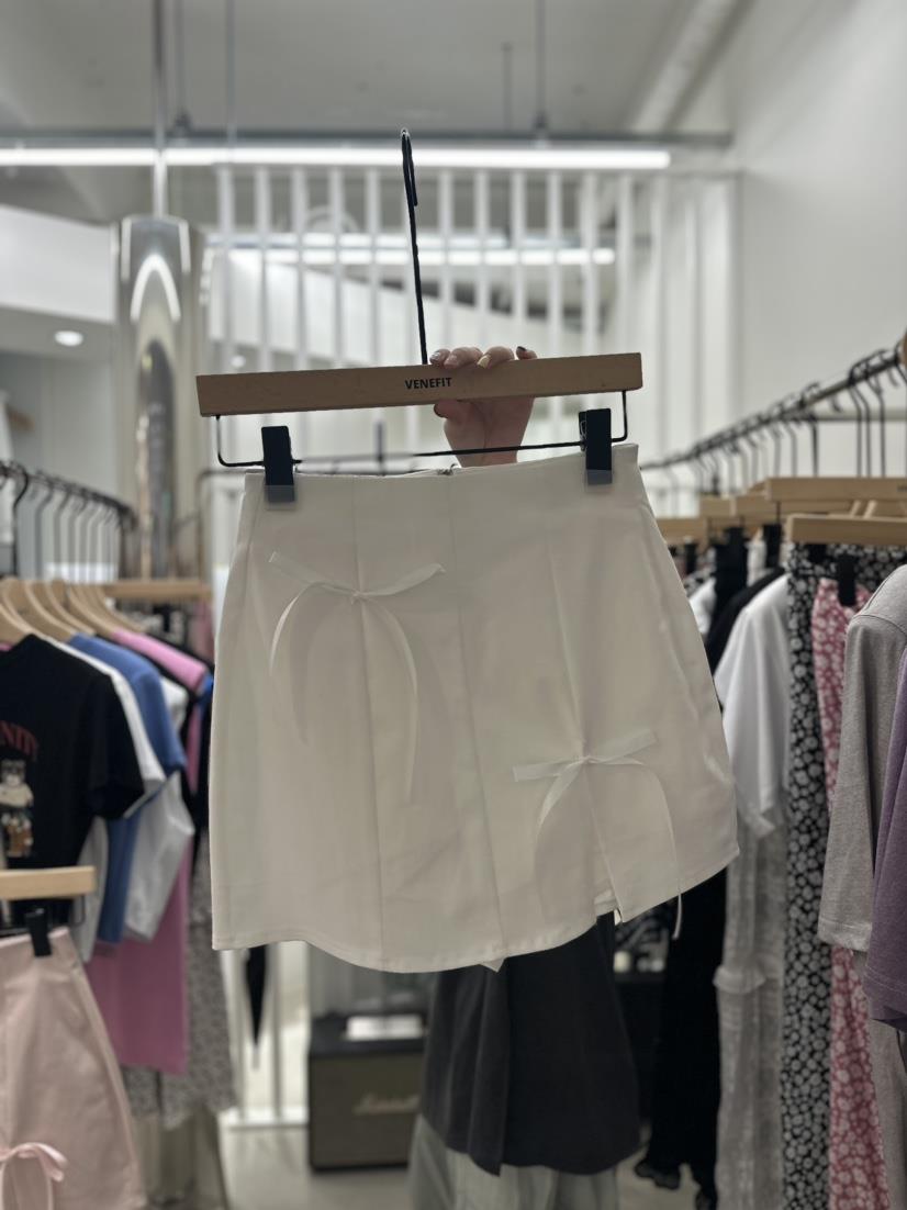 VENEFIT韓國直郵女裝新款推薦休閑24春夏人氣職業熱賣短裙VENEFIT/JENNIE短裙