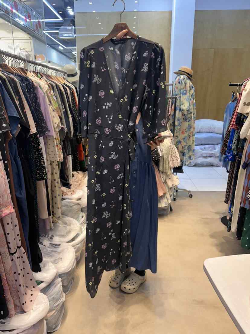 SUISUI直郵韓國代購女裝新品時尚職業24春夏熱賣人氣連衣裙SUISUI連衣裙